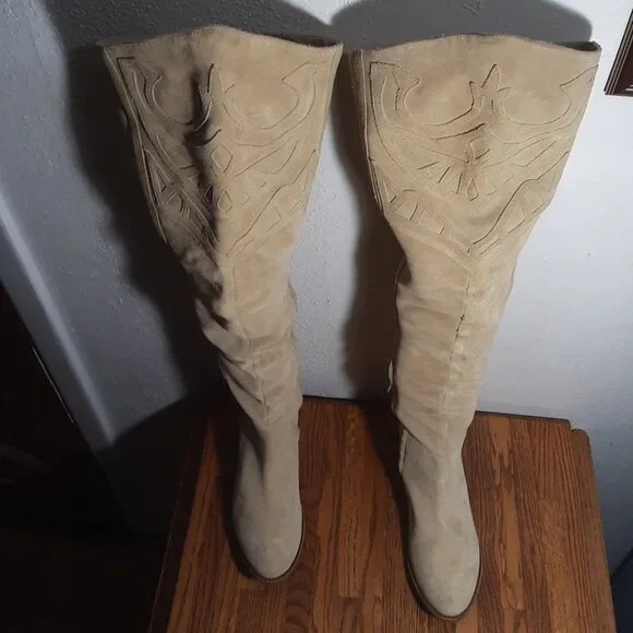 Matisse Sued Bolo Boots - Beige - Picture 8 of 10